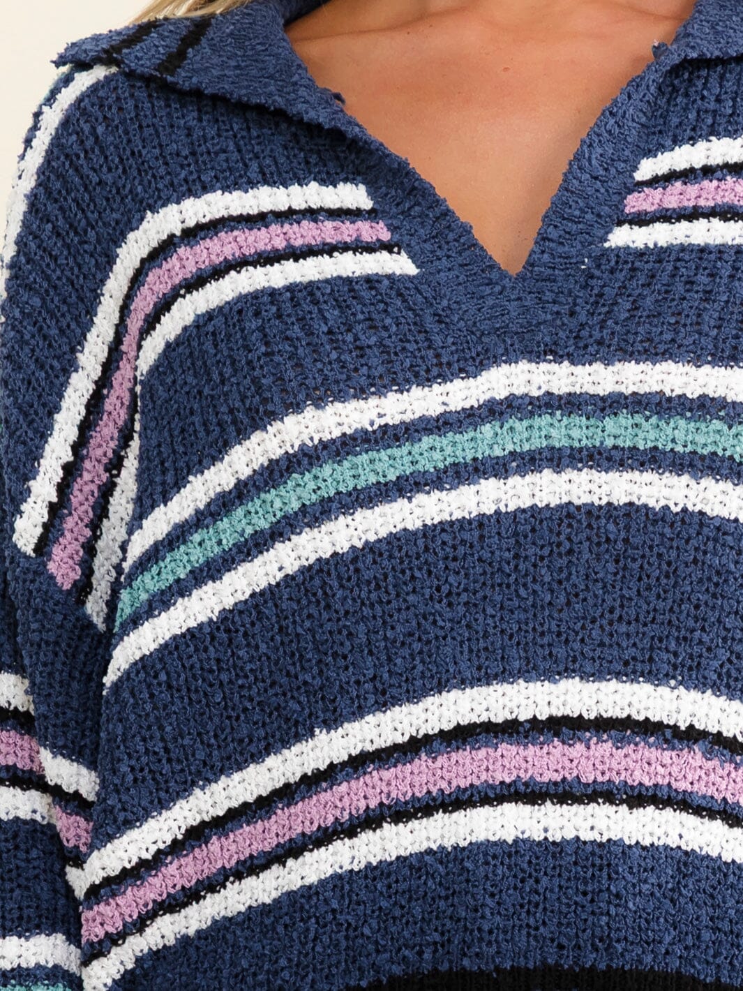 WOMEN'S LONG SLEEVE V-NECK PULLOVER SWEATER