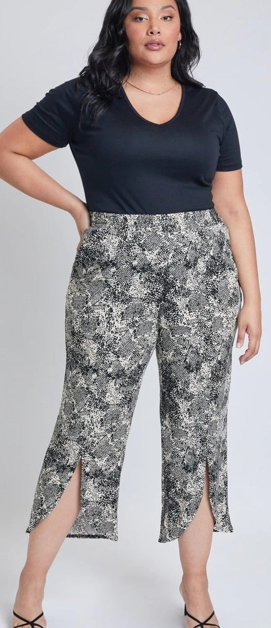 YMI Plus Linen Abstract Python Pant